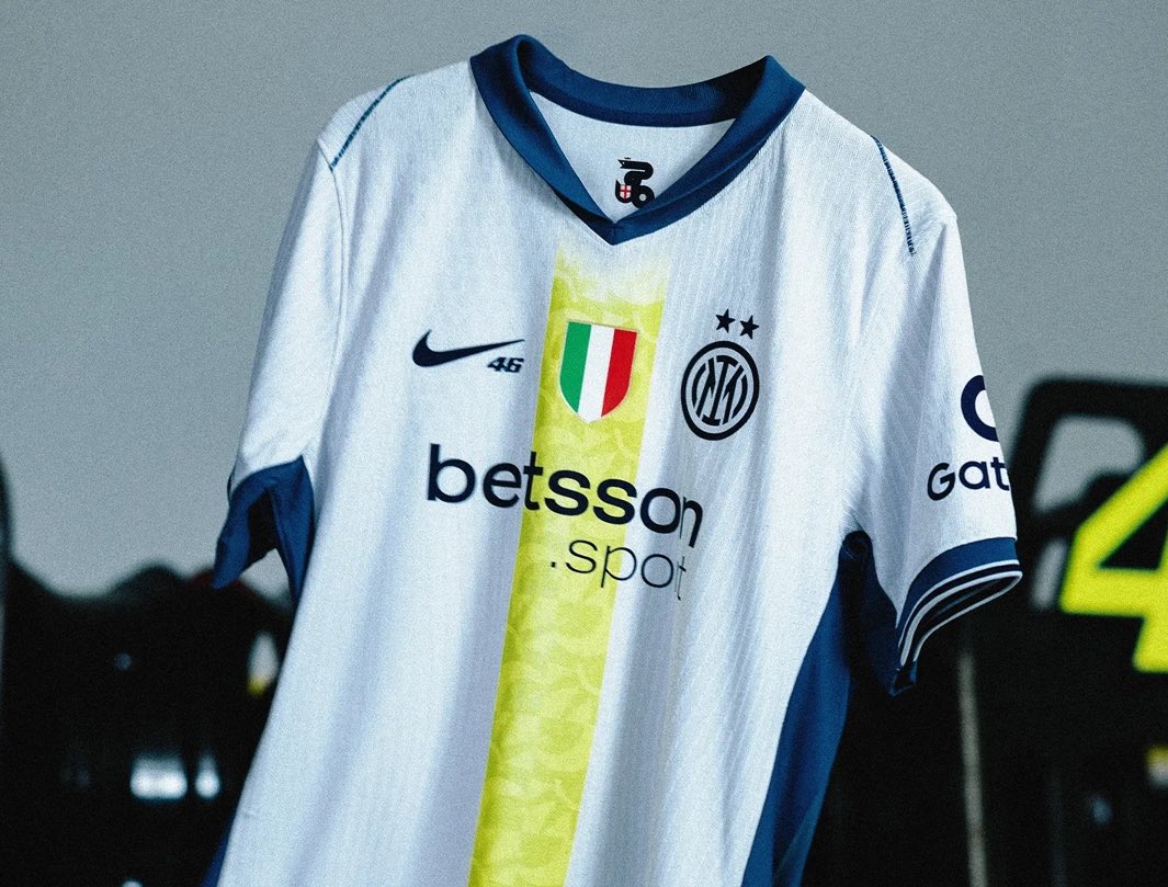 والنتینو روسی موتورسوار ایتالیایی - اینتر