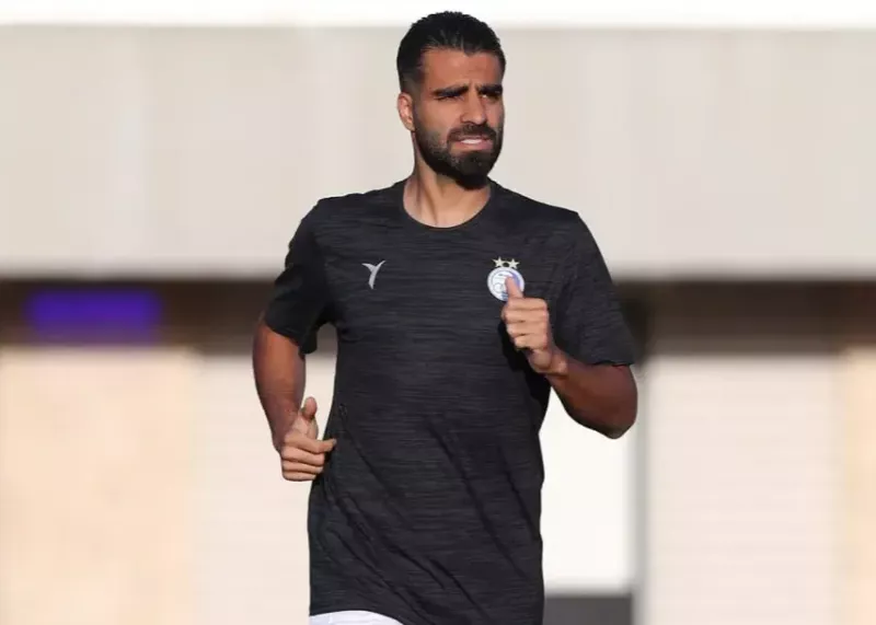 محمدحسین مرادمند ستاره استقلال به دلیل مصدومیت دیدار مقابل هوادار را از دست داد