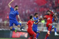 هواداران تراکتور در دیدار با استقلال به آتش بازی پرداختند