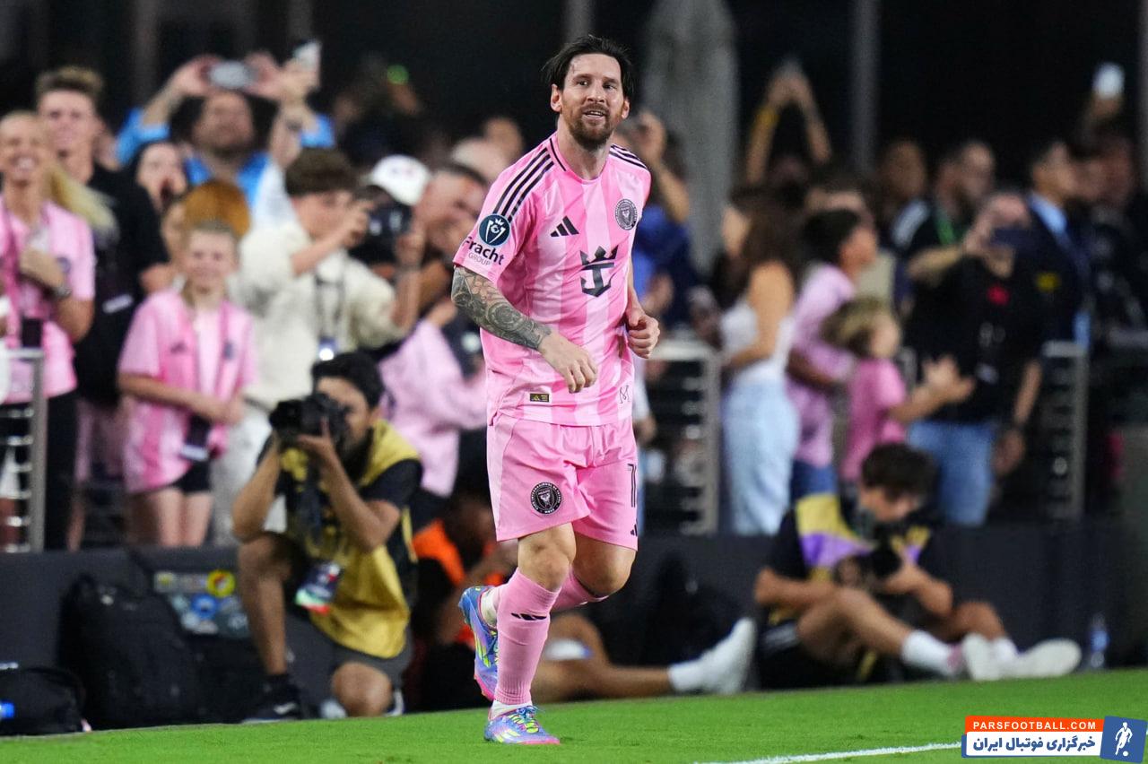 شادی گل دوم لیونل مسی در آغوa فرزندانش در دیدار اینترمیامی برابر لس آنجلس اف سی