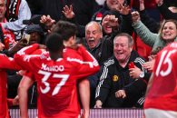 از اشک تا شادی کودک هوادار منچستریونایتد در دیدار برابر لیون