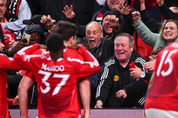 از اشک تا شادی کودک هوادار منچستریونایتد در دیدار برابر لیون