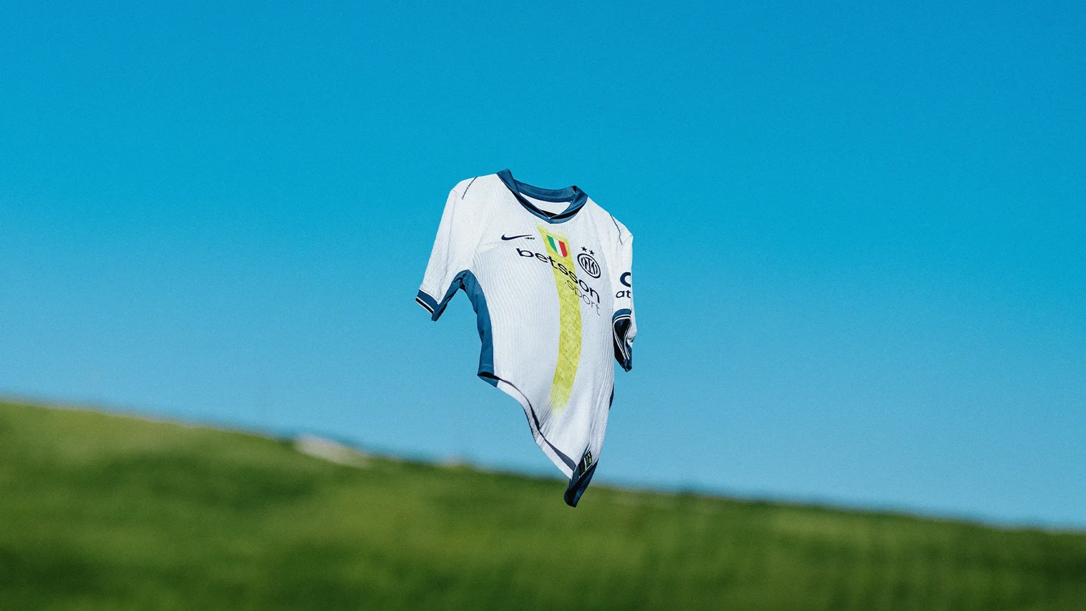 والنتینو روسی موتورسوار ایتالیایی - اینتر