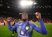 خوشحالی اونانا گلر منچستریونایتد در آغوش آموریم پس از برد برابر لیون در لیگ اروپا