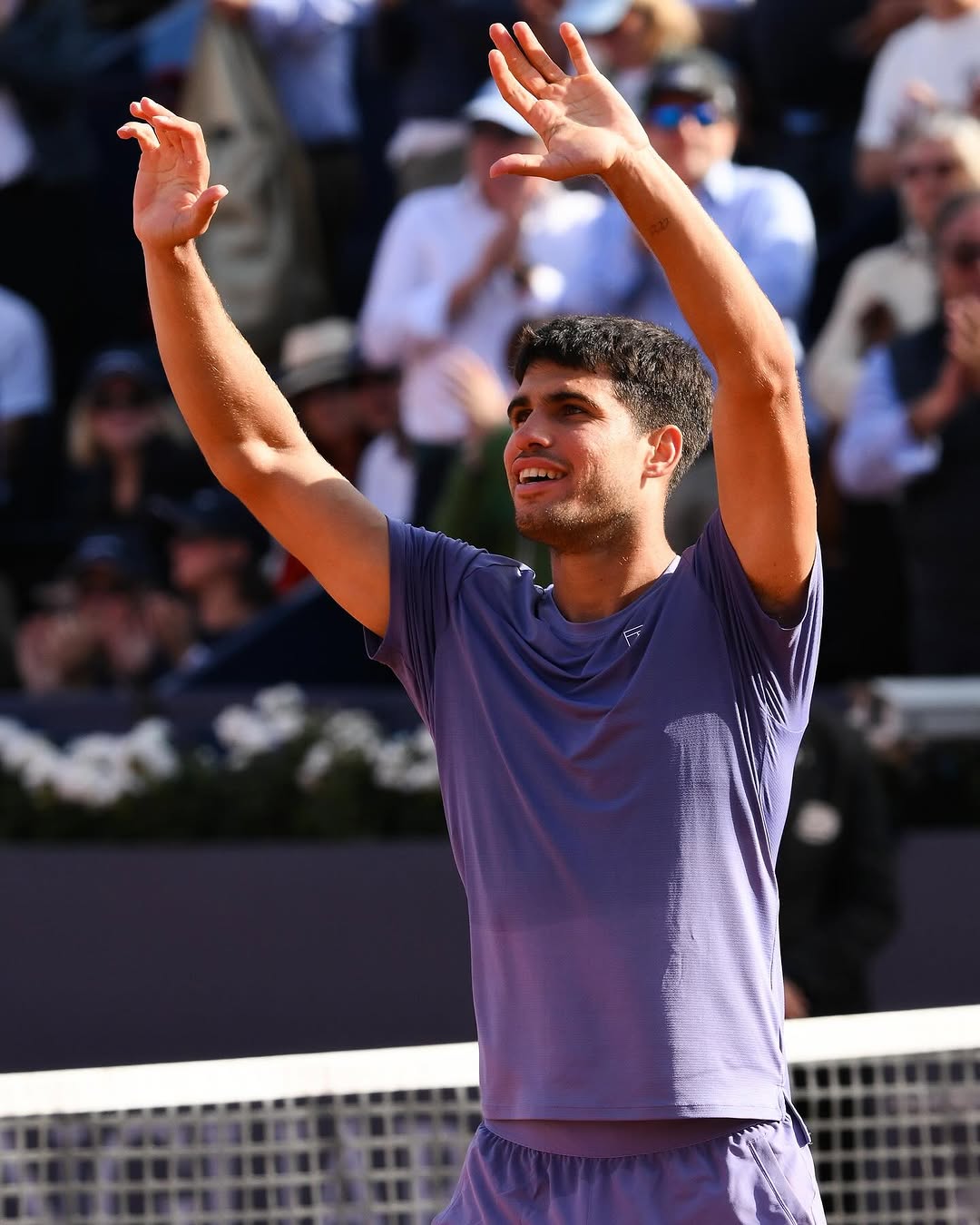 photo_2025-04-19_01-42-08 کارلوس آلکاراس