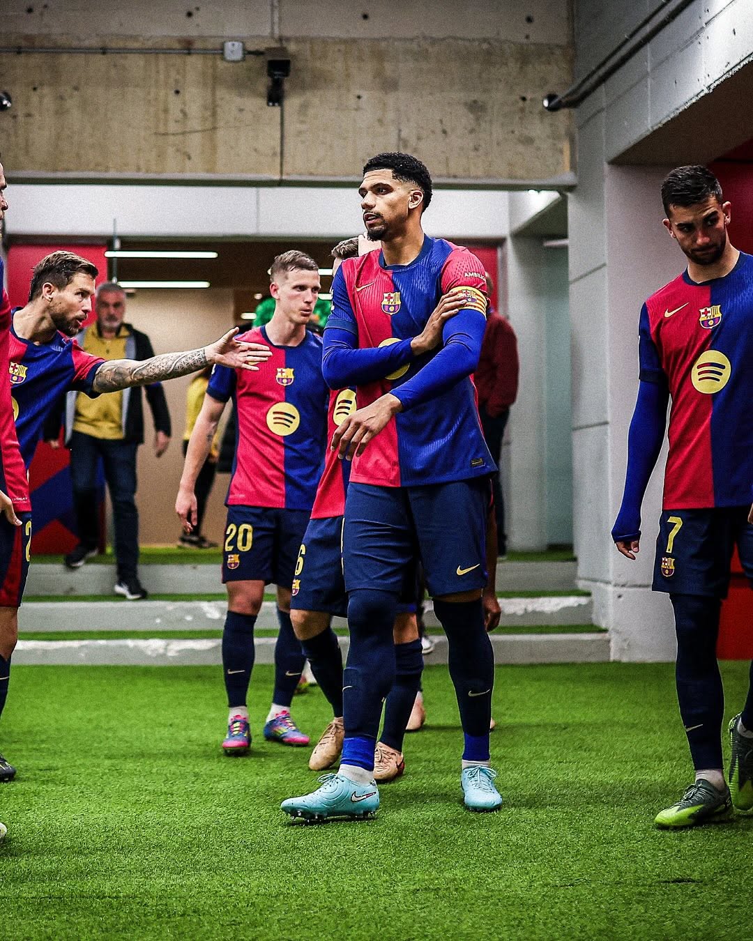 photo_2025-04-24_01-17-34 رونالد آرائوخو