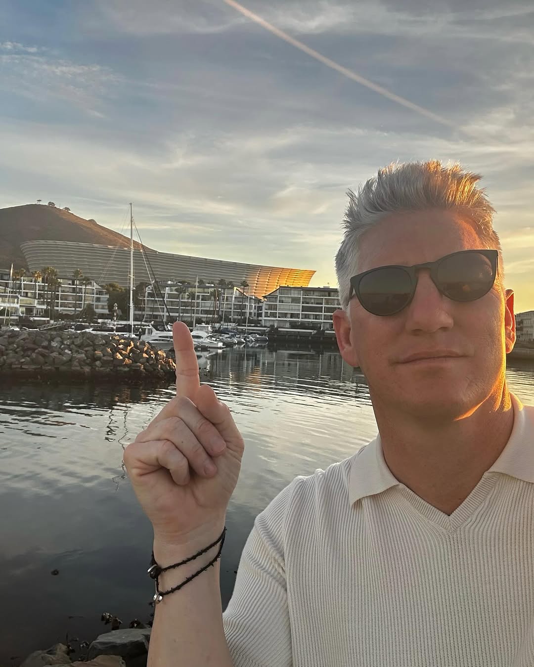 photo_2025-04-29_02-32-10 باستین شواین اشتایگر