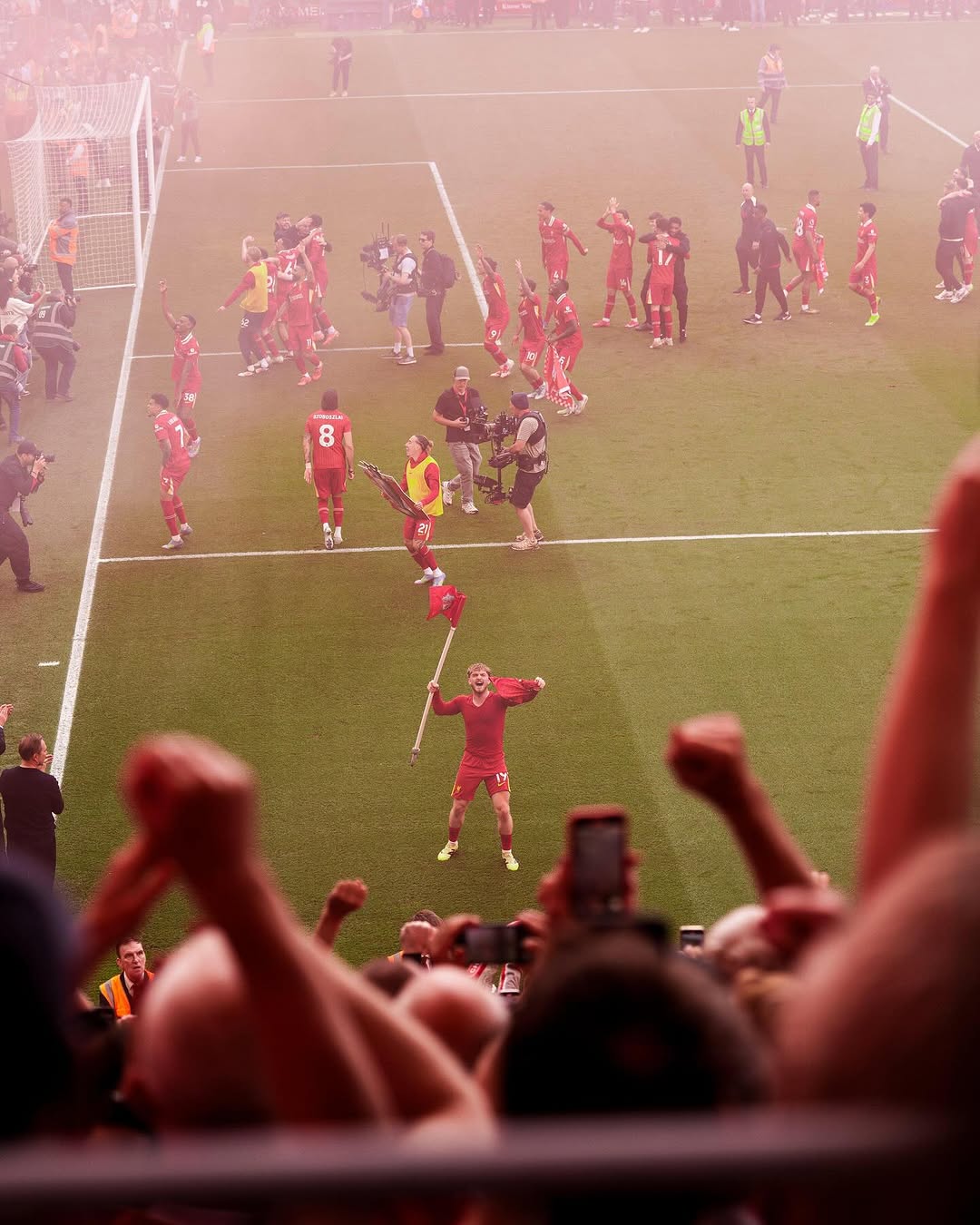 photo_2025-04-29_02-33-23 هاروی الیوت