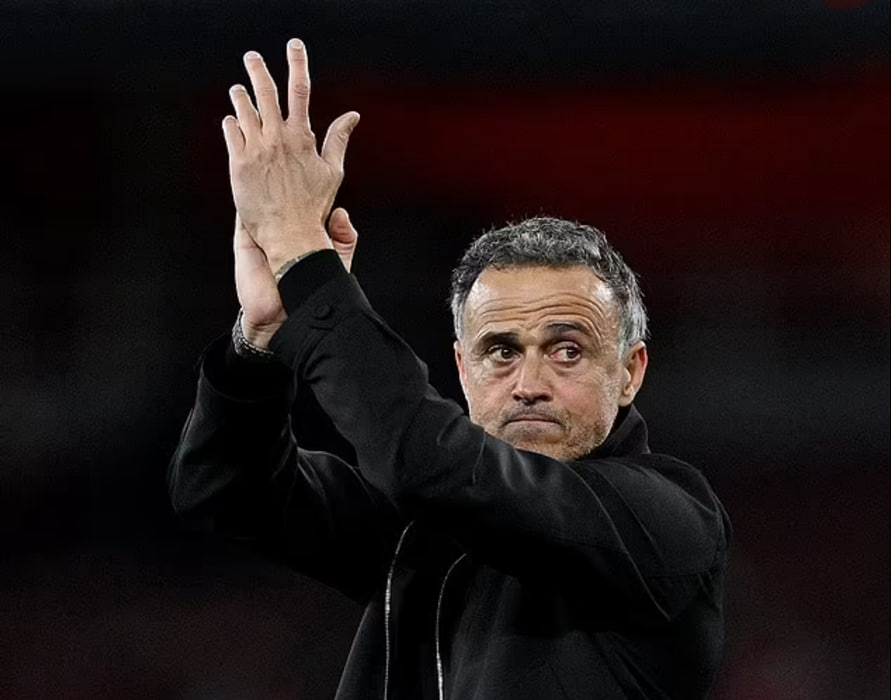 لوئیس انریکه در استادیوم امارات