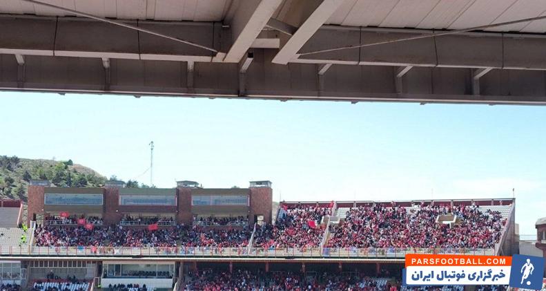 پر شدن جایگاه زنان در ورزشگاه یادگار امام برای دیدار تراکتور برابر ملوان