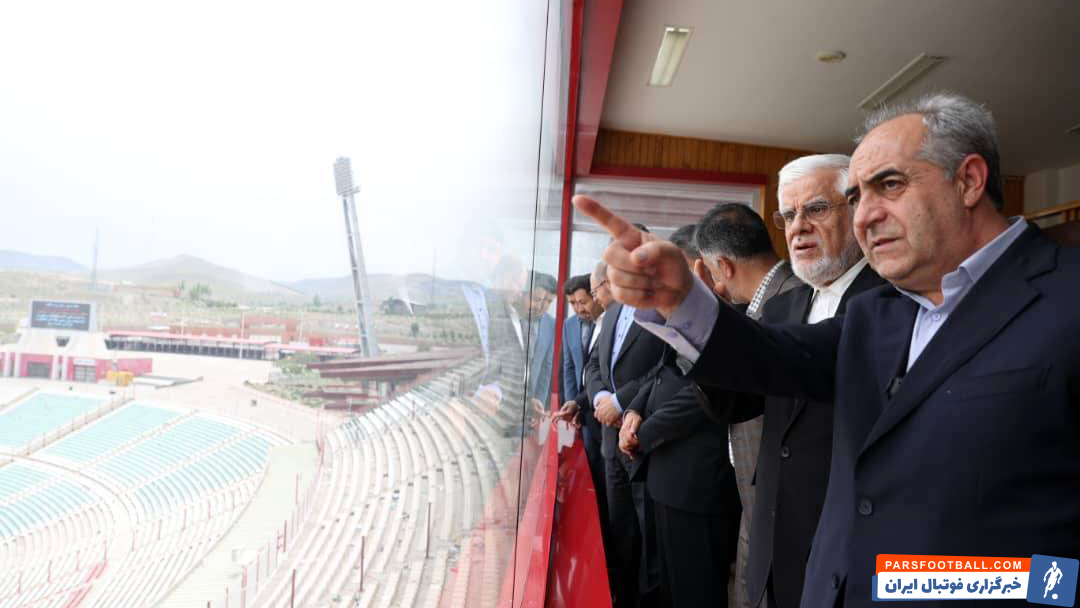 حضور محمدرضا عارف معاون اول رئیس‌جمهور در ورزشگاه تراکتور
