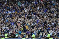 کلیپ تشویق زیبای هواداران استقلال با نور گوشی های همراه