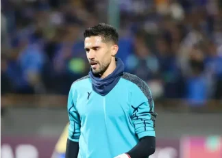 حسین حسینی کاپیتان استقلال هنگام خروج از ورزشگاه: آره تقدیم به آقای میثاقی عزیز