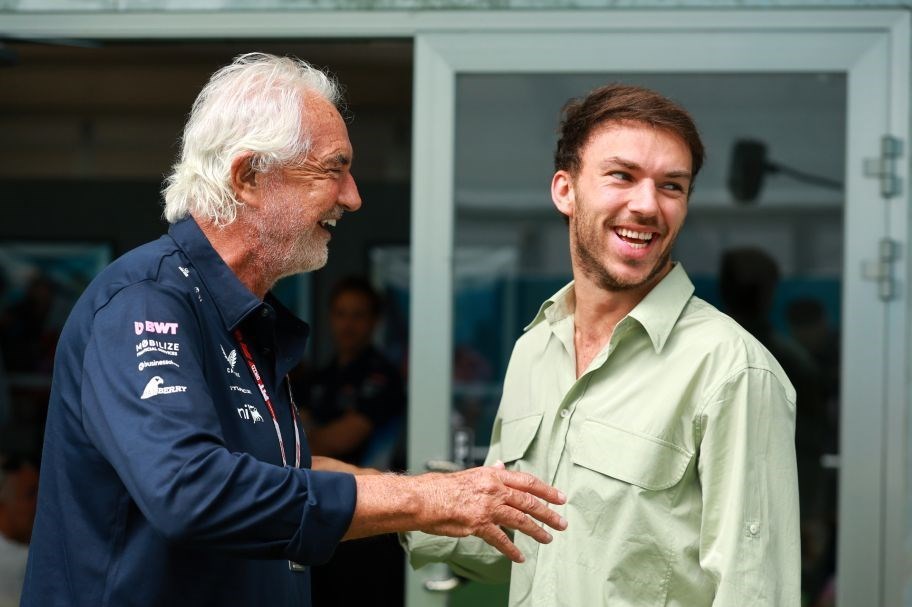 14040227093035796328693410