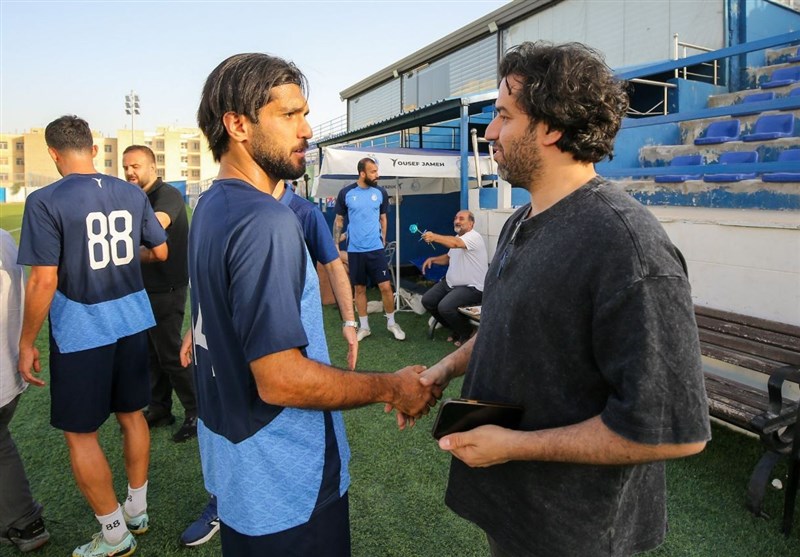 1404030220465766732944384 فوتبال , استقلال ,