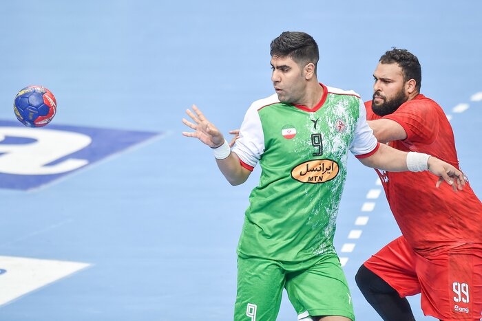 ورود مجلس به قراردادهای نجومی فوتبال در روز کمین سپاهان برای شکار کاپیتان استقلال