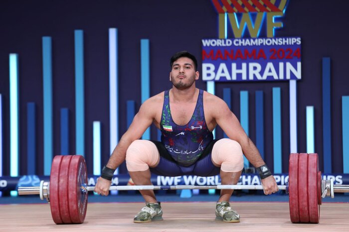 قهرمان وزنه‌برداری جوانان جهان: تمرین زیر نظر بهداد و سهراب تجربه‌ای بی‌نظیر است