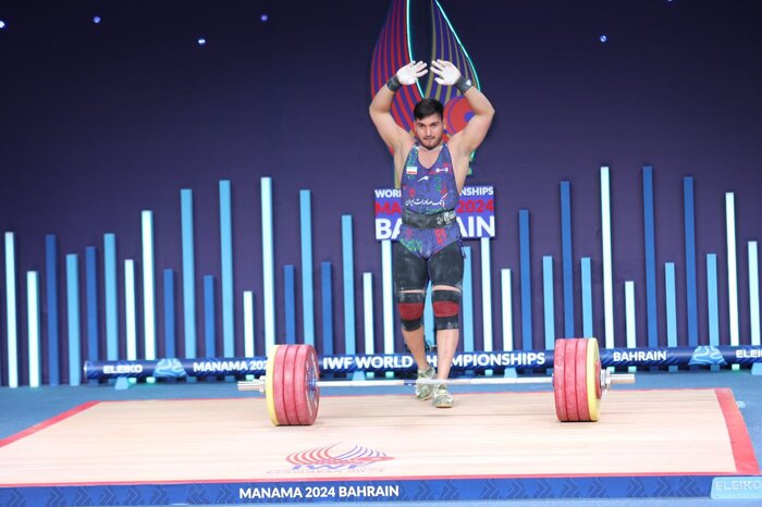قهرمان وزنه‌برداری جوانان جهان: تمرین زیر نظر بهداد و سهراب تجربه‌ای بی‌نظیر است