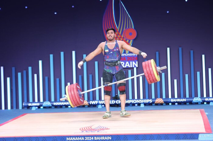 قهرمان وزنه‌برداری جوانان جهان: تمرین زیر نظر بهداد و سهراب تجربه‌ای بی‌نظیر است