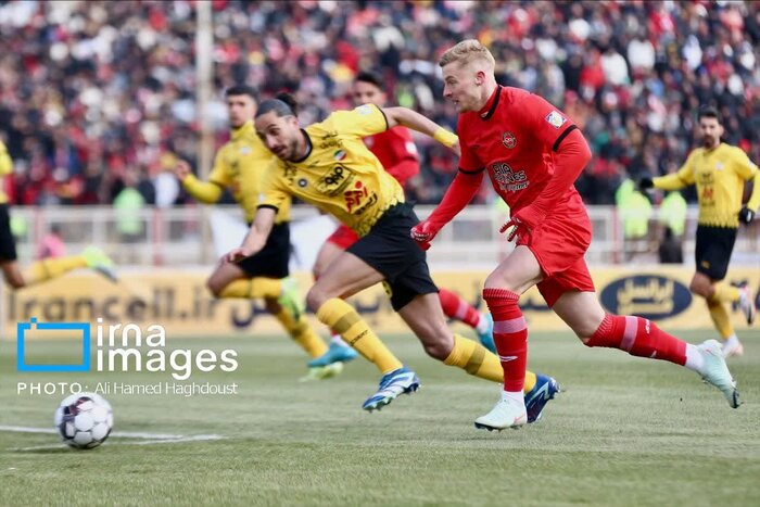 171713742-1 رونمایی از نسخه کهکشانی فصل آینده تراکتور در روز یکهتازی تماشاگران فوتبال ایران در آسیا