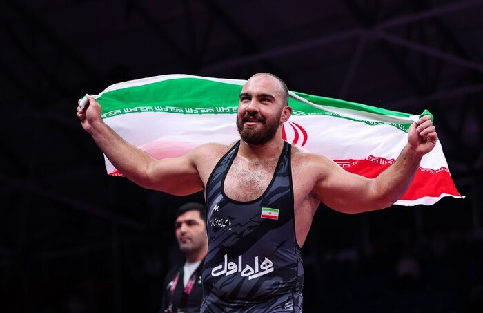 آزادکار استقلالی در بیشه شیران