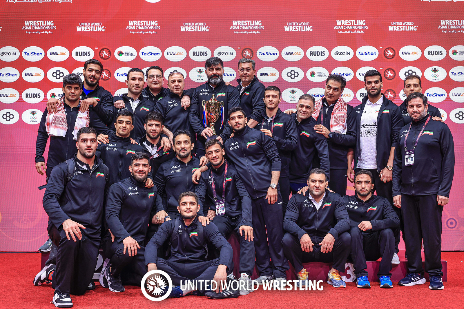 آزادکار استقلالی در بیشه شیران