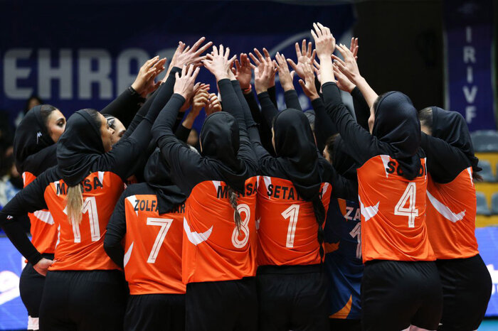 171807868 فاجعه در والیبال جام باشگاههای زنان آسیا؛ باختهایی که آبرومندانه لقب گرفت!