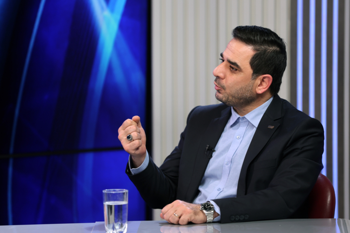 رونمایی از مربیان پیشنهادی سیدورف به استقلال در روز معرفی والیبالیستی که فوتبالیست شد