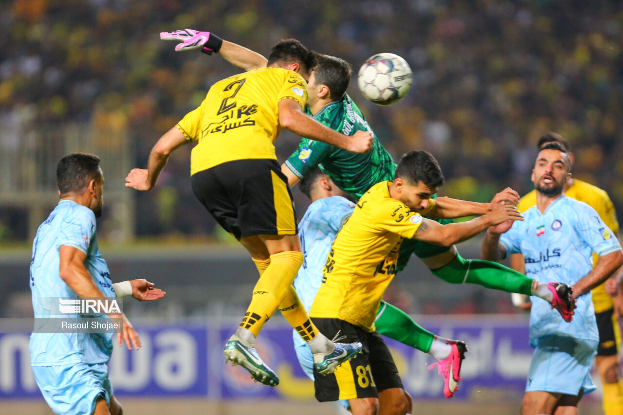 آخرین امیدهای قهرمانی طلایی‌پوشان در برابر تلاش گل‌گهر برای حفظ جایگاه