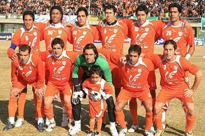 نگاه شاعرانه به فوتبال چکار که نکرد/ از خط‌کشی زمین تا ۴ دوره مدیریت باشگاه مس+فیلم