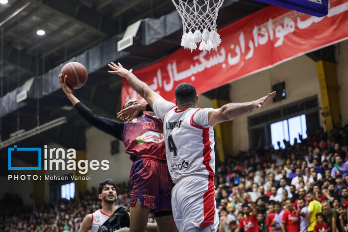 171845817 لیگ برتر بسکتبال؛ قهرمانی شهرداری گرگان در دیدرای پُرحاشیه، طولانی و نفسگیر