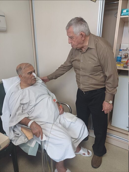 171845836 جراحی موفقیتآمیز بود؛ اسطوره آبیها همچنان تحت نظر پزشکان + تصاویر