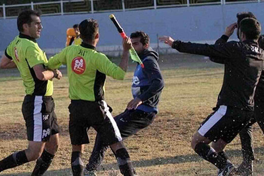 ادامه مماشات با خاطیان فوتبال؛ جولان بی‌اخلاق‌ها روی سکوها