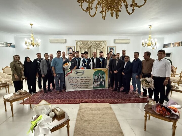 171854591 استقبال از مدال آوران فارس در مسابقات وزنه برداری جوانان جهان +فیلم