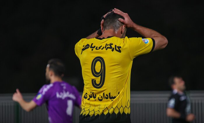 شایعه حضور اسطوره میلان و رئال مادرید در استقلال در روز زردپوش شدن طارمی!