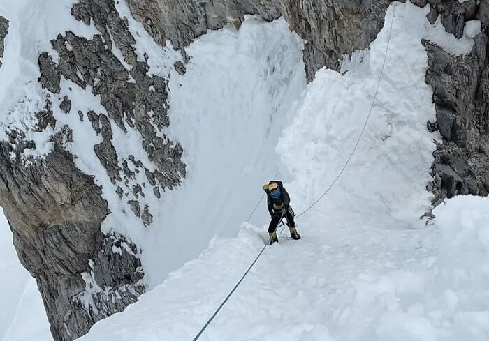 171857654 بامهای جهان زیرپای بانوی ایرانی؛ این بار قله «دائولاگیری»