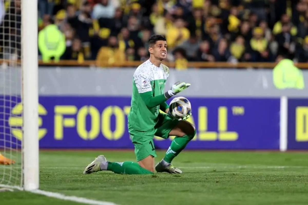 درخواست میلیون دلاری دروازه‌بان تیم ملی از پرسپولیس و سپاهان