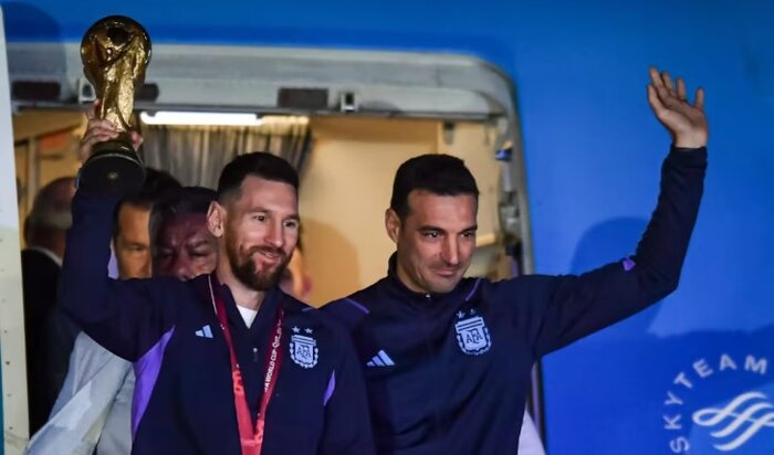 اسکالونی: مسی یا ماردونا؟ انتخابم لیونل است/ گواردیولا و مورینیو الگویم هستند