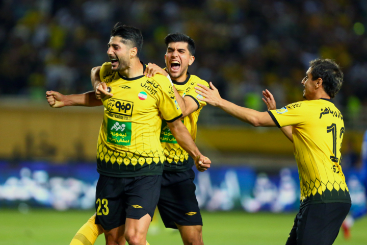 171872432 تیم منتخب لیگ بیستوچهارم فوتبال در قرق ستارههای تراکتور