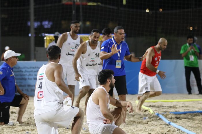 171873309 سرمربی هندبال ساحلی: یک سروگردن از همه تیمها بالاتر بودیم/جزو چهار تیم برتر جهان میشویم