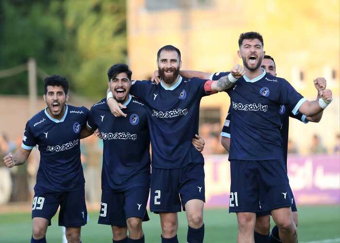 171877076-1 اعلام زمان شروع به کار سیدورف در استقلال در روز پیغام لژیونر ایرانی به پرسپولیس