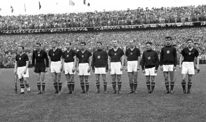 171878930-1 رونمایی از نسخه کهکشانی فصل آینده تراکتور در روز یکهتازی تماشاگران فوتبال ایران در آسیا