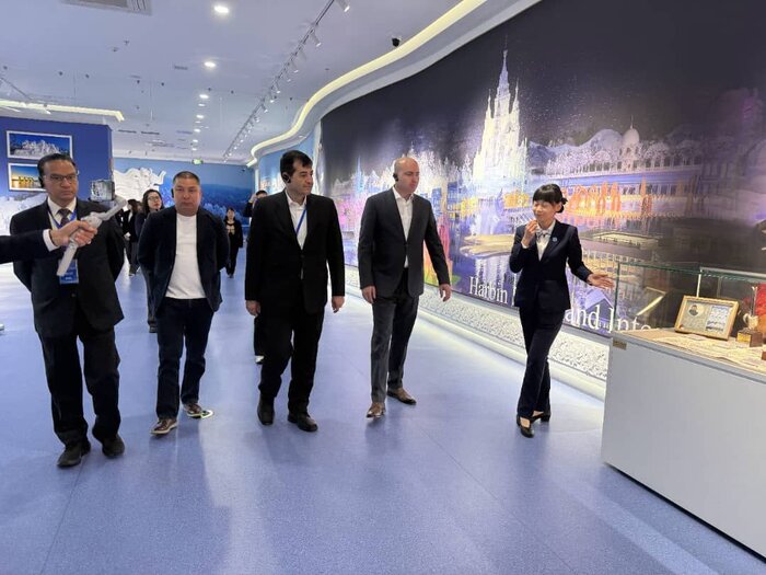 171879621 حضور وزیر ورزش و جوانان در هاربین چین