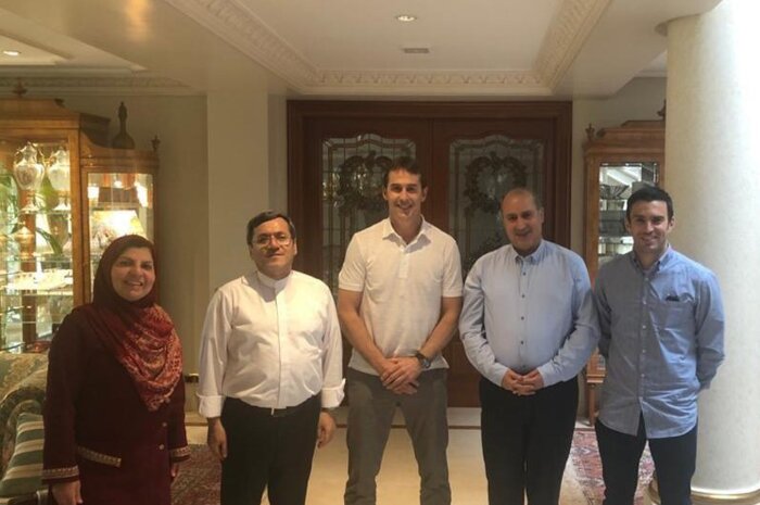 171891358-1 انتقاد از قراردادهای نجومی فوتبال در روز افشاگری بیسابقه رهبریفرد درباره درویش