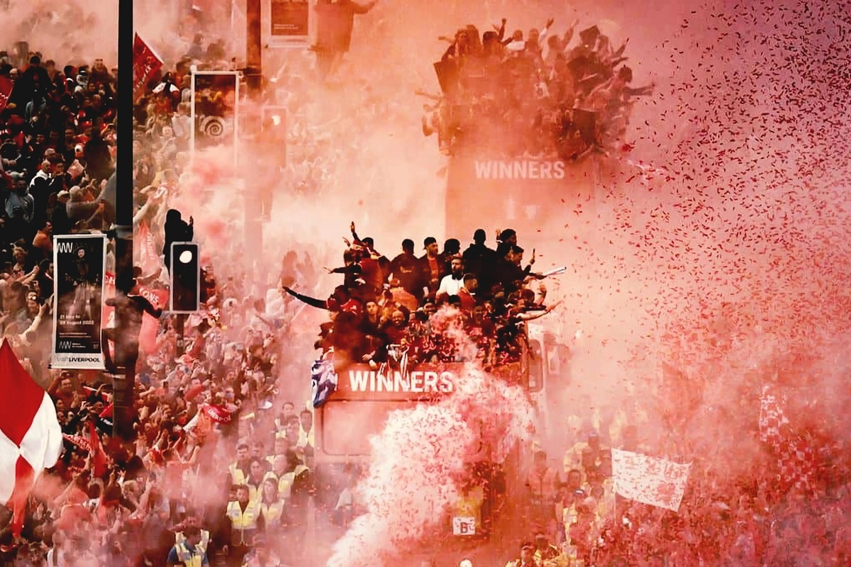 تراکتور شبیه لیورپول؛ جشن قهرمانی را به تبریز ببرید تراکتور شبیه لیورپول؛ جشن قهرمانی را به تبریز ببرید