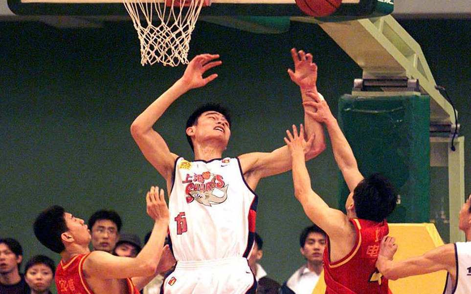 یائو مینگ در شانگهای شارکز چین