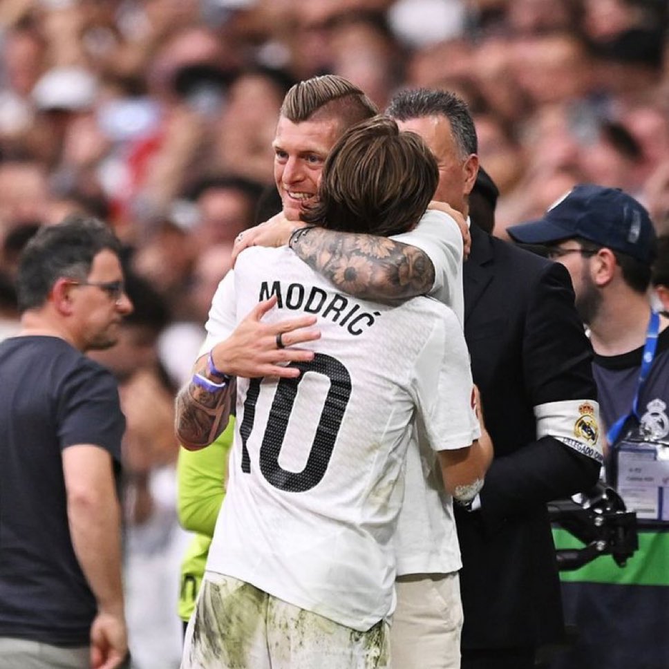 بدرقه لوکا مودریچ توسط تونی کروس، اسطوره رئال مادرید
