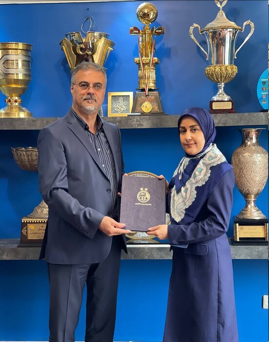 ساعده سیما اولین سخنگوی زن تاریخ باشگاه استقلال