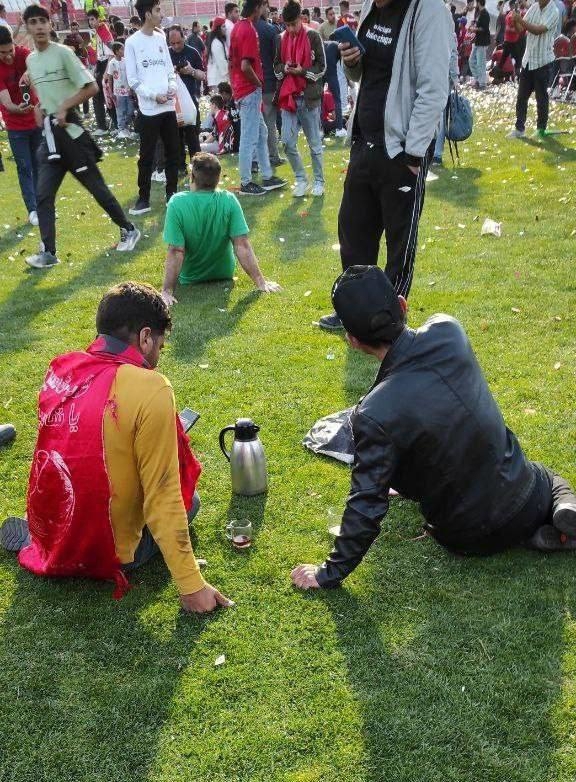 پیک نیک هواداران تراکتور در ورزشگاه یادگار امام تبریز! پیک نیک هواداران تراکتور در ورزشگاه یادگار امام تبریز!