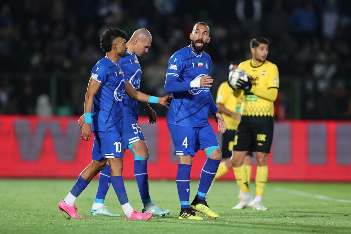 کری‌خوانی سپاهان و پرسپولیس به ضرر استقلال شد/ انگار اصفهانی‌ها یک یار بیشتر داشتند/ ای کاش بدنسازی بهتری داشتیم!